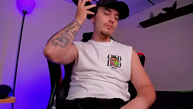 Snapshot of james_connor2 chatting on November 5, 2025, 7:14 pm james connor2 online show from November 5, 2025, 7:14 pm