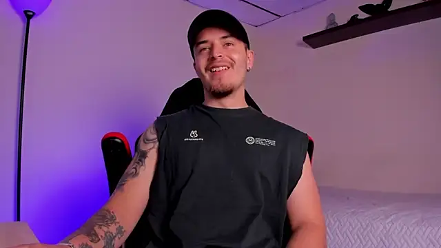 Snapshot of james_connor2 chatting on November 9, 2025, 2:59 pm james connor2 online show from November 9, 2025, 2:59 pm