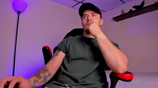 Snapshot of james_connor2 chatting on November 10, 2025, 6:40 pm james connor2 online show from November 10, 2025, 6:40 pm