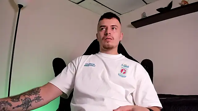 Snapshot of james_connor2 chatting on February 4, 2026, 7:31 pm james connor2 online show from February 4, 2026, 7:31 pm