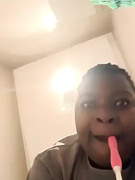 Snapshot of Yours_faithfully1 chatting on November 2, 2025, 5:43 am Yours faithfully1 online show from November 2, 2025, 5:43 am