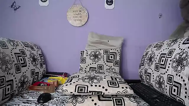 Michell 02  online show from December 3, 2024, 3:44 pm