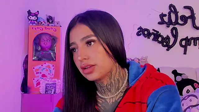 Snapshot of shadowcatt_ chatting on January 11, 2026, 12:48 am shadowcatt online show from January 11, 2026, 12:48 am