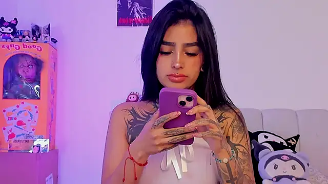 Snapshot of shadowcatt_ chatting on February 22, 2026, 9:24 pm shadowcatt online show from February 22, 2026, 9:24 pm