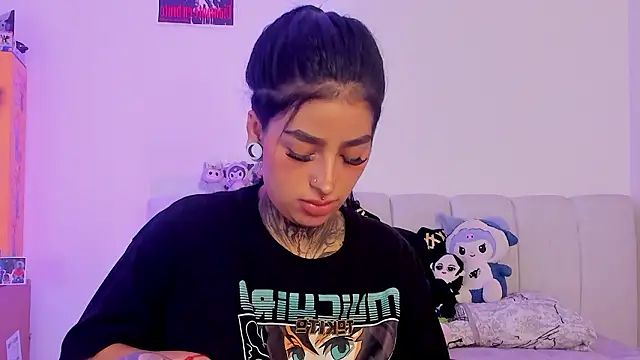 Snapshot of shadowcatt_ chatting on February 24, 2026, 8:29 pm shadowcatt online show from February 24, 2026, 8:29 pm