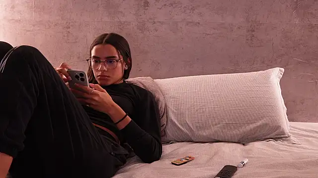 Nicky and Blake online show from March 26, 2026, 12:39 am