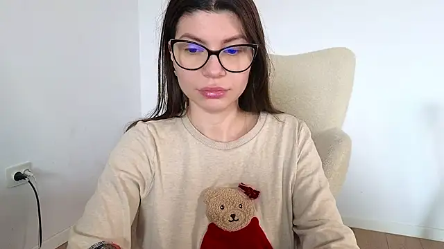 Jullyenn3 online show from February 16, 2025, 10:10 am