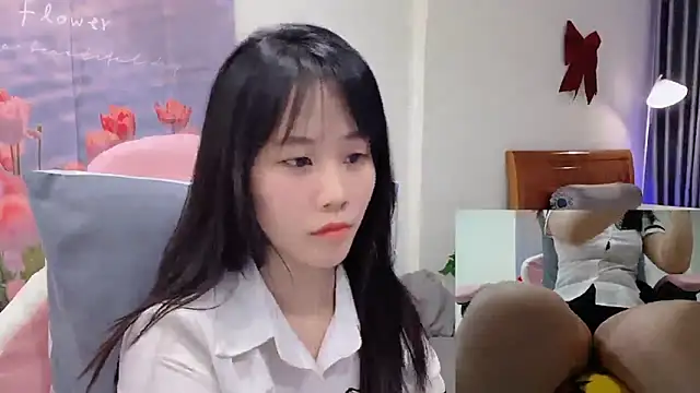 Snapshot of -rosiie- chatting on March 19, 2025, 3:41 am -rosiie- online show from March 19, 2025, 3:41 am