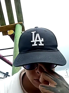 Snapshot of Cuervo_maniaco chatting on December 4, 2024, 4:49 pm Cuervo maniaco online show from December 4, 2024, 4:49 pm