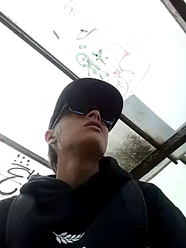 Snapshot of Cuervo_maniaco chatting on December 22, 2024, 3:22 pm Cuervo maniaco online show from December 22, 2024, 3:22 pm