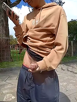 Snapshot of Cuervo_maniaco chatting on November 8, 2025, 6:18 pm Cuervo maniaco online show from November 8, 2025, 6:18 pm