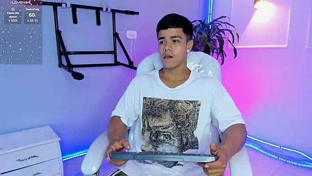 Rob saenz  online show from November 18, 2025, 2:54 pm