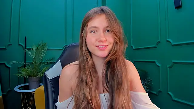 MaryannSoftt online show from December 5, 2024, 3:39 pm