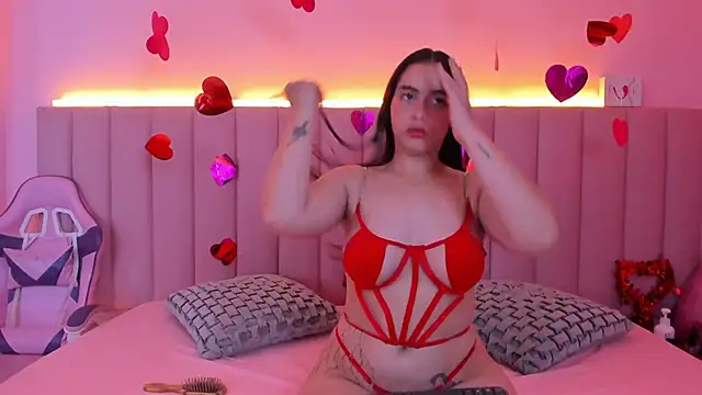 Snapshot of SophieRoyals chatting on February 12, 2025, 1:06 pm SophieRoyals online show from February 12, 2025, 1:06 pm