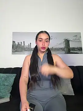 Snapshot of SophieRoyals chatting on March 18, 2026, 1:25 pm SophieRoyals online show from March 18, 2026, 1:25 pm