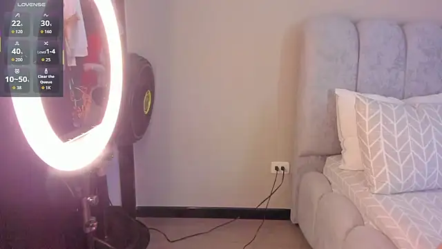 Snapshot of ashlyestone chatting on November 19, 2025, 5:02 pm ashlyestone online show from November 19, 2025, 5:02 pm