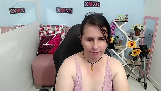 victoria jones online show from October 4, 2025, 2:26 pm