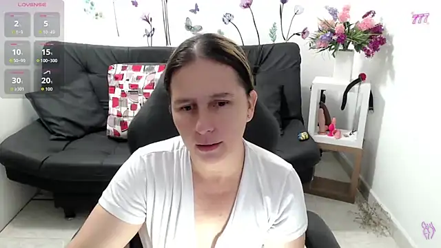 victoria jones online show from May 2, 2026, 1:38 pm