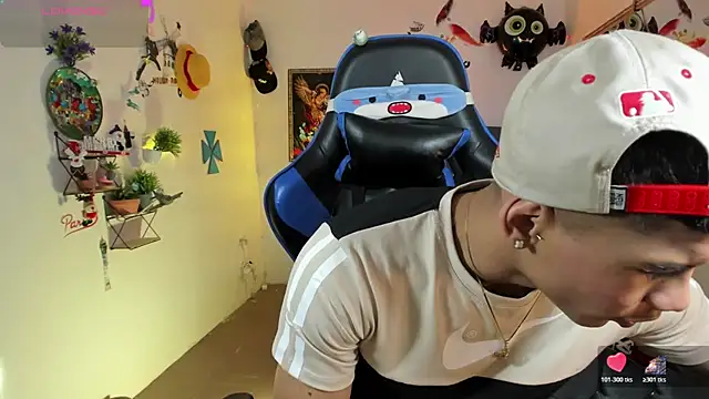 Damian latinxxx online show from November 10, 2025, 3:05 am