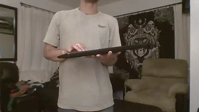 Snapshot of JohnnyDeep187 chatting on December 13, 2024, 7:15 am JohnnyDeep187 online show from December 13, 2024, 7:15 am