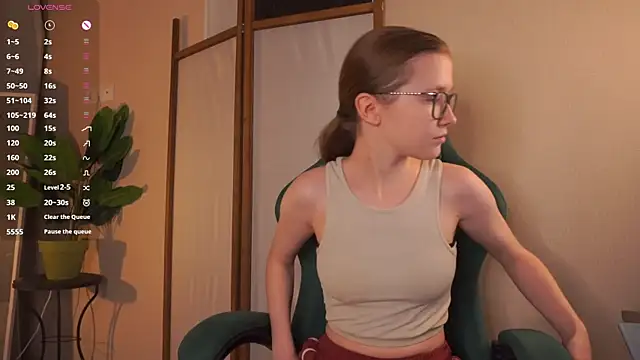 Snapshot of brendacom chatting on October 29, 2025, 4:20 pm brendacom online show from October 29, 2025, 4:20 pm