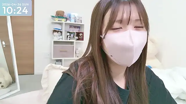 Snapshot of -SHINON- chatting on April 26, 2026, 1:25 am -SHINON- online show from April 26, 2026, 1:25 am