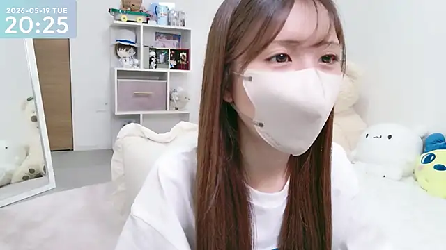Snapshot of -SHINON- chatting on May 19, 2026, 11:27 am -SHINON- online show from May 19, 2026, 11:27 am