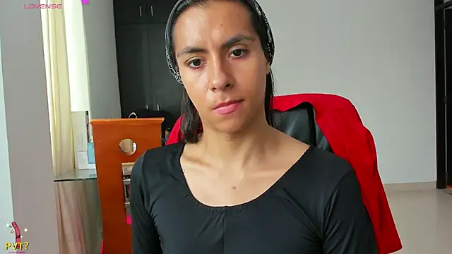 Snapshot of Kamilasalazar chatting on February 14, 2025, 2:44 pm Kamilasalazar online show from February 14, 2025, 2:44 pm