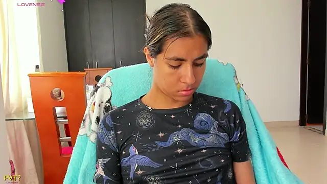 Snapshot of Kamilasalazar chatting on February 23, 2025, 2:04 pm Kamilasalazar online show from February 23, 2025, 2:04 pm