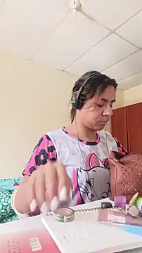 Snapshot of Kamilasalazar chatting on November 17, 2025, 2:34 pm Kamilasalazar online show from November 17, 2025, 2:34 pm