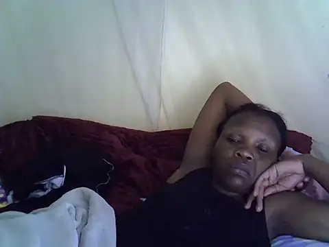 Snapshot of Sweet_serah chatting on December 17, 2025, 7:03 am Sweet serah online show from December 17, 2025, 7:03 am