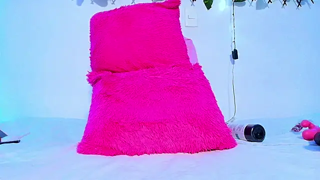 Aleesha 17 online show from December 7, 2024, 10:34 am