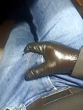 Snapshot of franko1987 chatting on February 3, 2025, 5:40 am franko1987 online show from February 3, 2025, 5:40 am