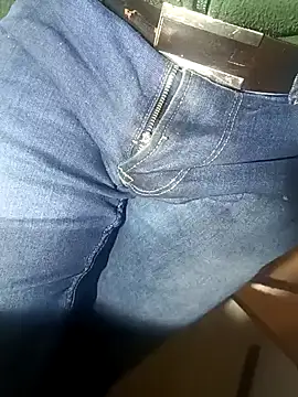 Snapshot of franko1987 chatting on February 8, 2025, 6:01 am franko1987 online show from February 8, 2025, 6:01 am