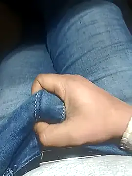 Snapshot of franko1987 chatting on February 16, 2025, 8:43 am franko1987 online show from February 16, 2025, 8:43 am