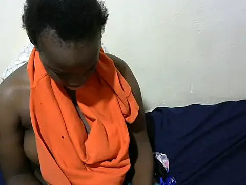 Snapshot of Thicky_kyla chatting on October 28, 2025, 7:05 pm Thicky kyla online show from October 28, 2025, 7:05 pm