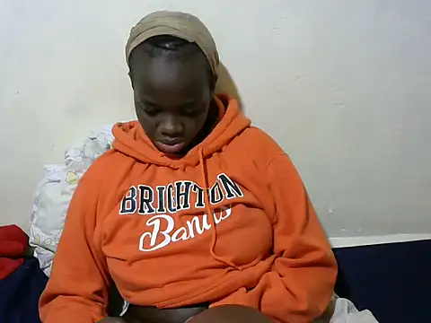 Snapshot of Thicky_kyla chatting on December 17, 2025, 7:20 pm Thicky kyla online show from December 17, 2025, 7:20 pm