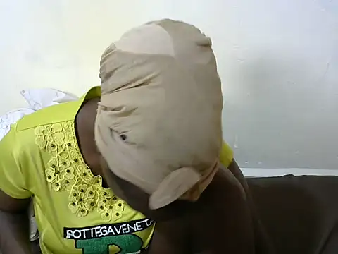 Snapshot of Thicky_kyla chatting on February 13, 2026, 12:34 pm Thicky kyla online show from February 13, 2026, 12:34 pm