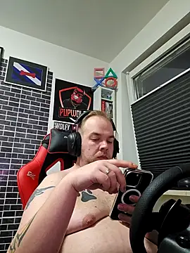 PupW0lfy online show from January 5, 2025, 8:21 pm