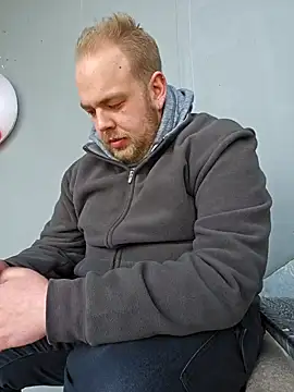 PupW0lfy online show from January 22, 2025, 11:23 am