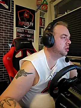 PupW0lfy online show from January 25, 2025, 6:46 pm