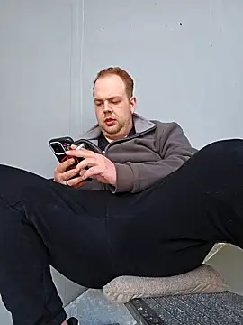 PupW0lfy online show from March 21, 2025, 11:12 am