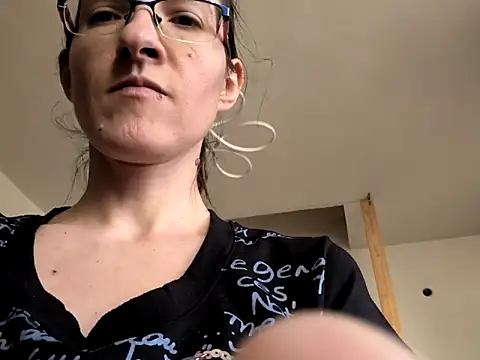 Snapshot of Milky_hairy_mommy chatting on February 9, 2025, 10:42 am Milky hairy mommy online show from February 9, 2025, 10:42 am