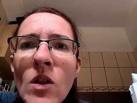 Snapshot of Milky_hairy_mommy chatting on October 2, 2025, 8:43 am Milky hairy mommy online show from October 2, 2025, 8:43 am