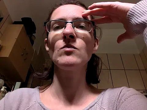 Snapshot of Milky_hairy_mommy chatting on October 21, 2025, 8:15 am Milky hairy mommy online show from October 21, 2025, 8:15 am