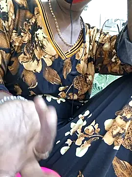 Snapshot of Tamil--Rani chatting on February 11, 2026, 2:44 pm Tamil--Rani online show from February 11, 2026, 2:44 pm