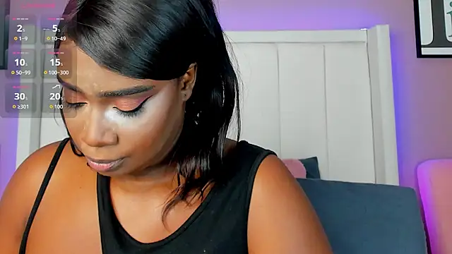 Snapshot of Britanymooree chatting on October 29, 2025, 7:59 pm Britanymooree online show from October 29, 2025, 7:59 pm