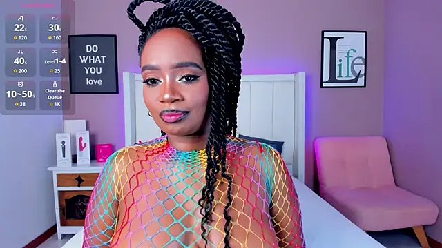 Snapshot of Britanymooree chatting on December 3, 2025, 7:56 pm Britanymooree online show from December 3, 2025, 7:56 pm