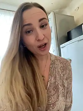 Snapshot of OlgaBuzzz chatting on December 10, 2024, 5:39 am OlgaBuzzz online show from December 10, 2024, 5:39 am