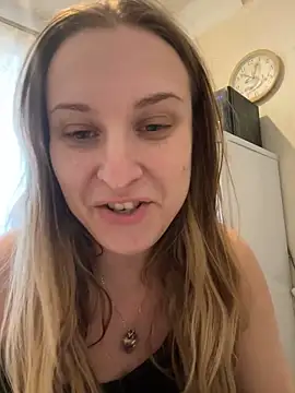 Snapshot of OlgaBuzzz chatting on December 27, 2024, 5:52 am OlgaBuzzz online show from December 27, 2024, 5:52 am